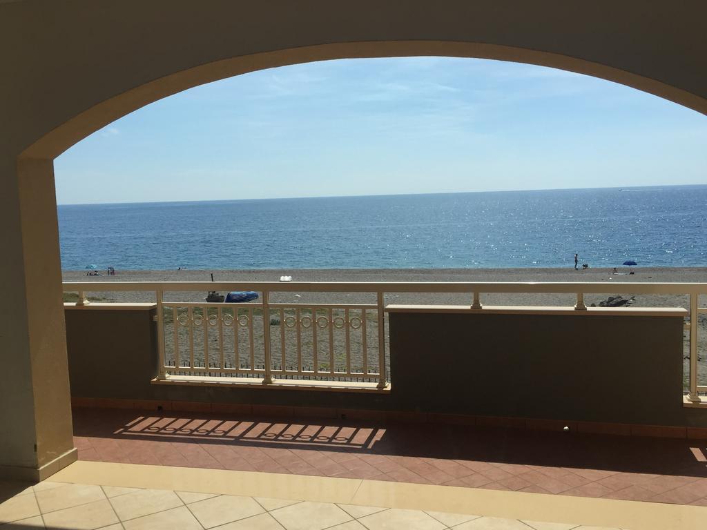 Casa Vacanze Samira Fondachello  Εξωτερικό φωτογραφία