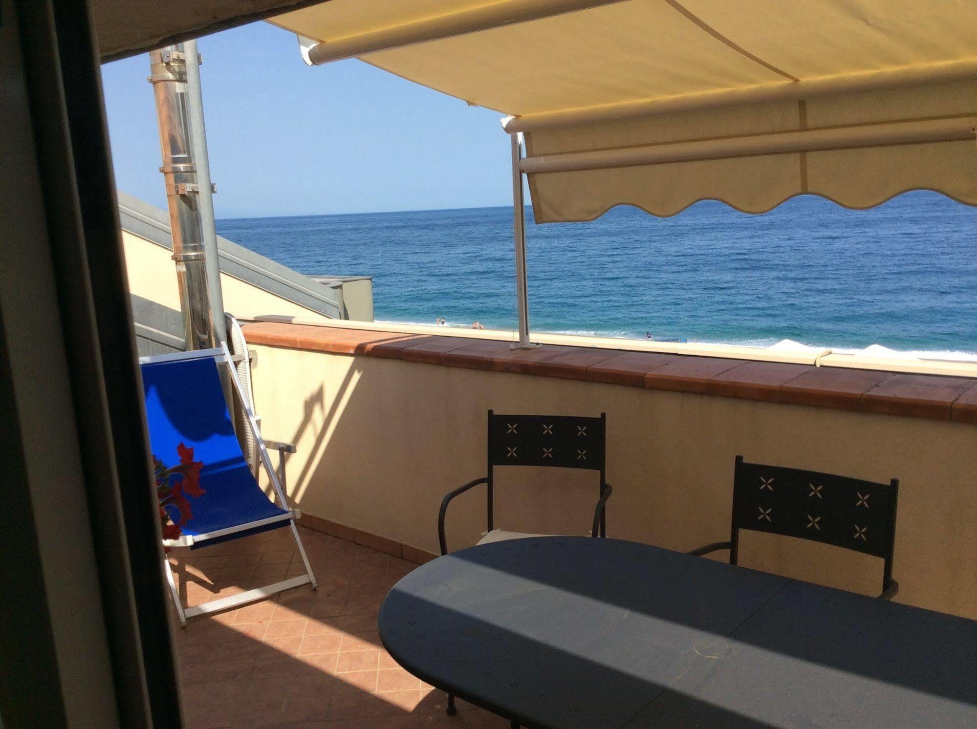 Casa Vacanze Samira Fondachello  Εξωτερικό φωτογραφία